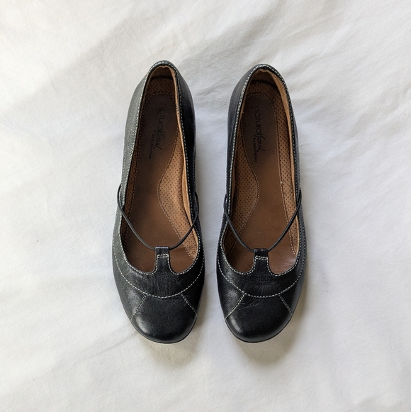 Naturalizer Black Women's Flats - Picture 1 of 6